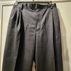 Roundtree & Yorke Men's Casual/Dress Navy pants size 44x36. ITEM 1124251MP
